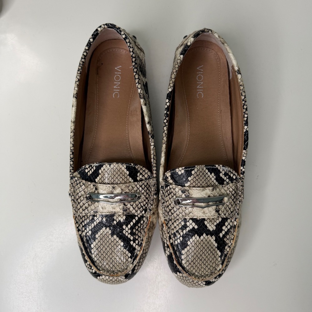 Vionic Ashby Loafers Grey Snakeskin Embossed Leather Driving Moccasins Size 9 - Picture 6 of 9